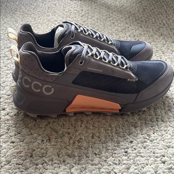 ECCO Women’s Sneakers - Picture 4 of 9